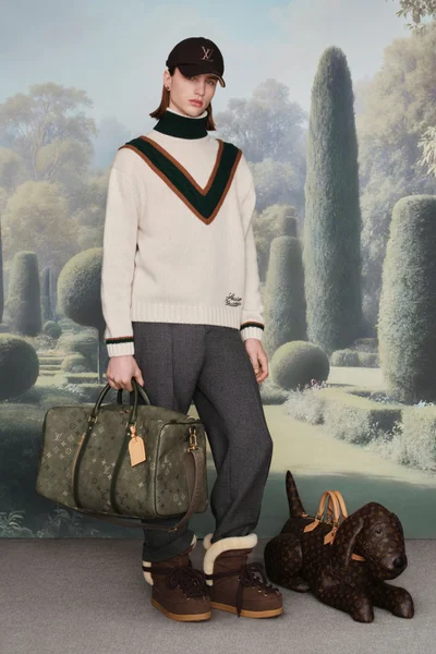Look 16